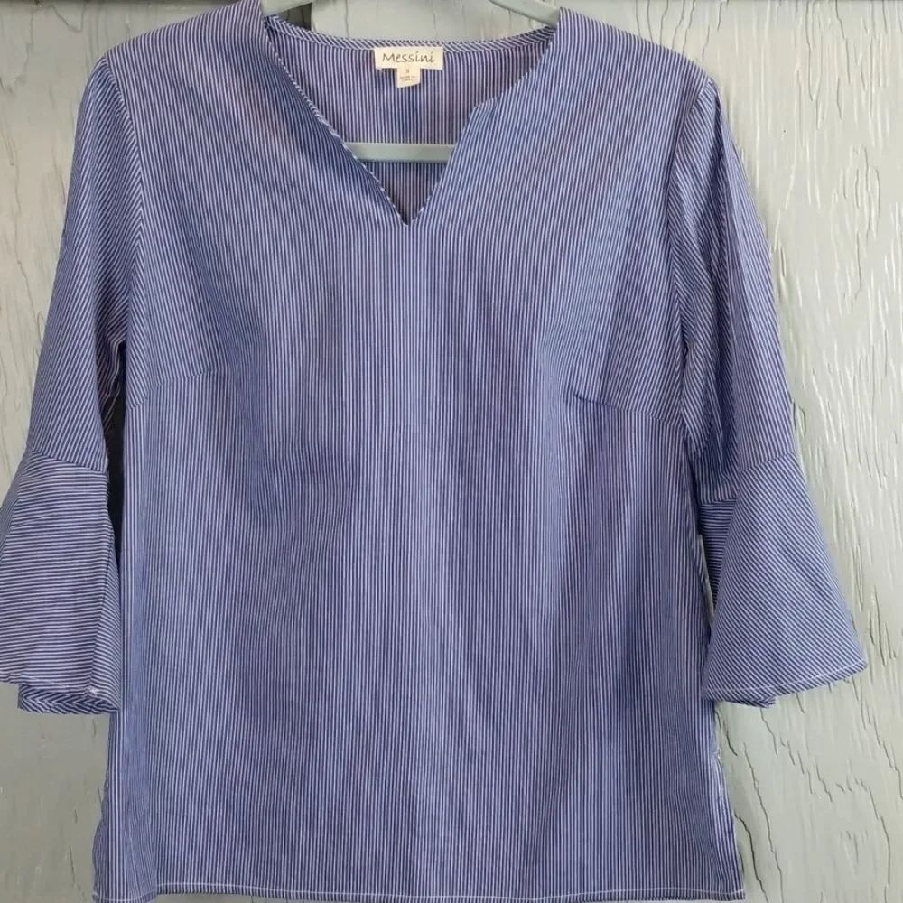 🖤5/$20🖤 NWT.. MESSINI striped top blue & white